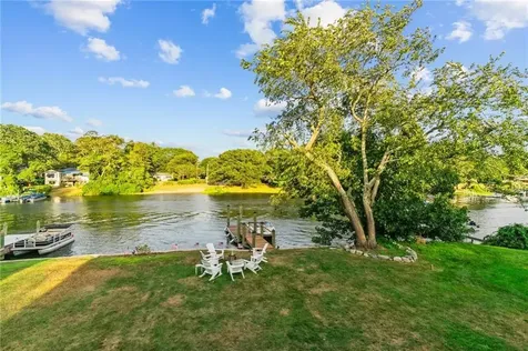 93 Riverside Drive South Kingstown RI 02879
