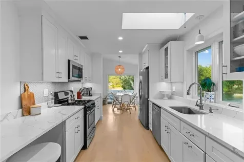 93 Riverside Drive South Kingstown RI 02879