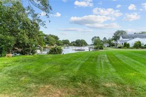 93 Riverside Drive South Kingstown RI 02879