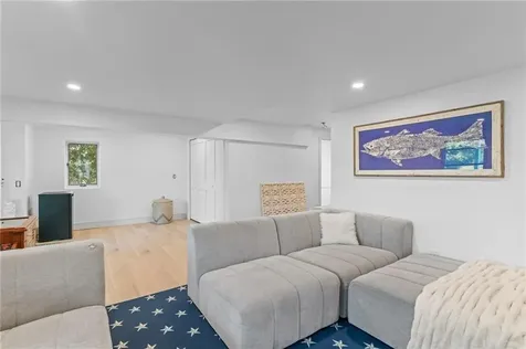 93 Riverside Drive South Kingstown RI 02879