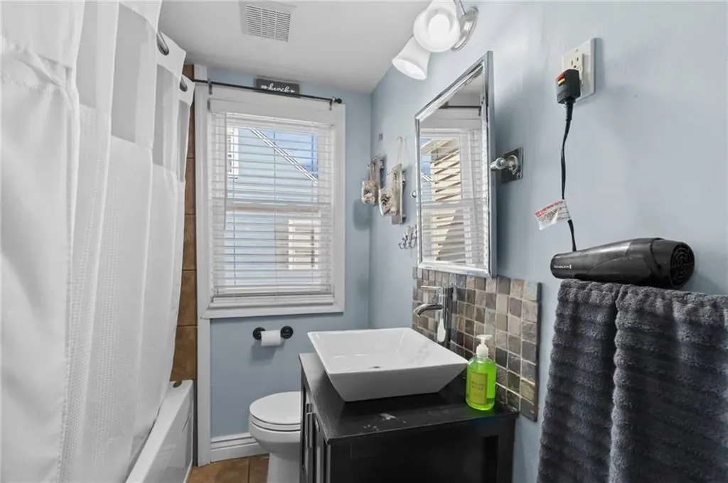 19 Annette Avenue Pawtucket RI 02861