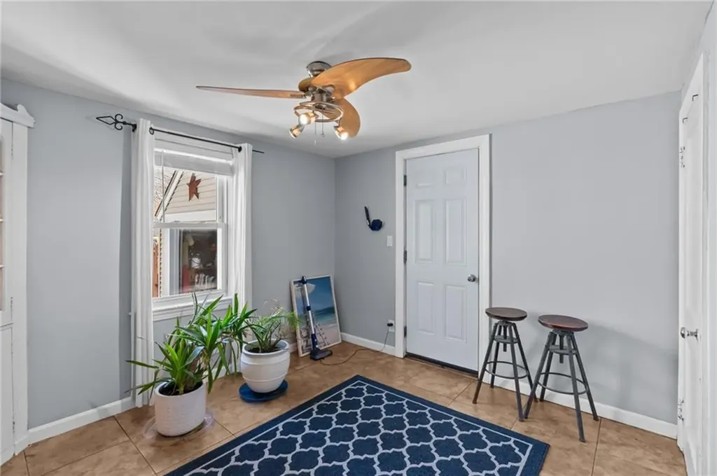 19 Annette Avenue Pawtucket RI 02861