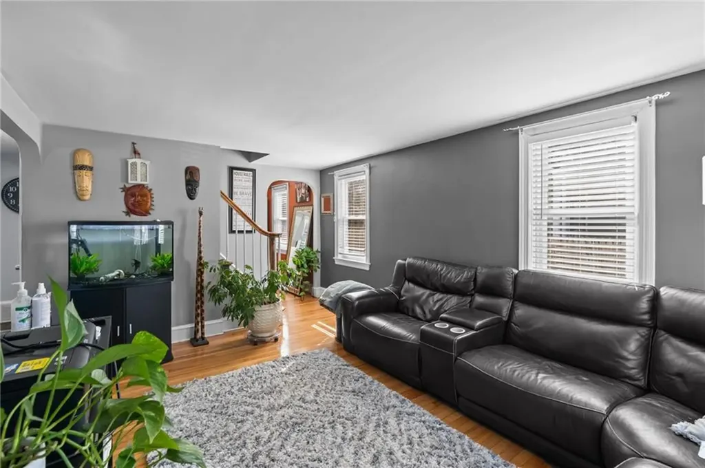 19 Annette Avenue Pawtucket RI 02861