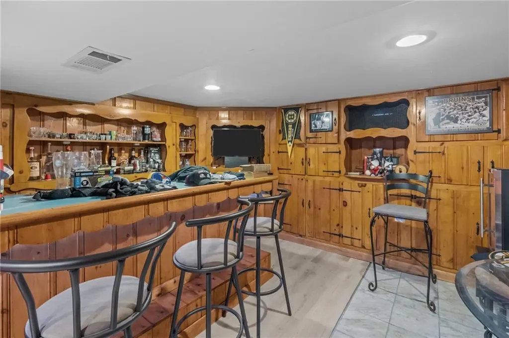 19 Annette Avenue Pawtucket RI 02861