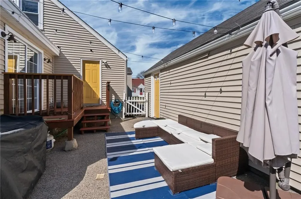 19 Annette Avenue Pawtucket RI 02861