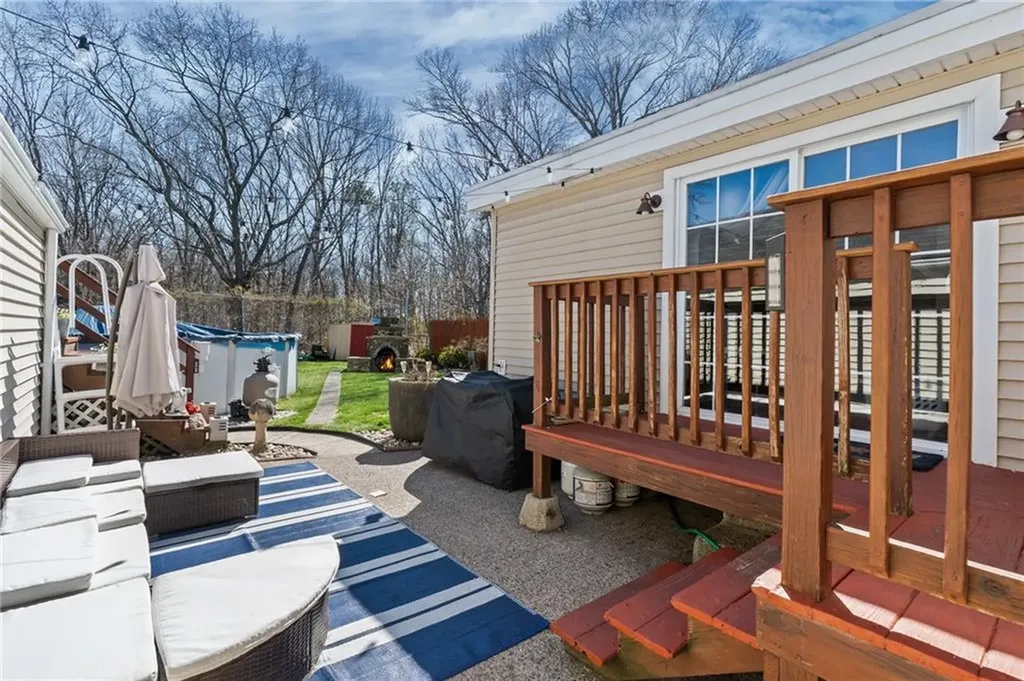 19 Annette Avenue Pawtucket RI 02861
