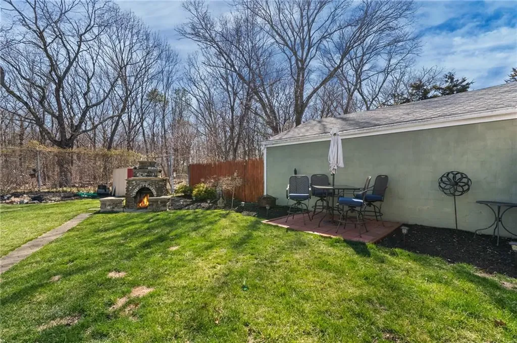 19 Annette Avenue Pawtucket RI 02861