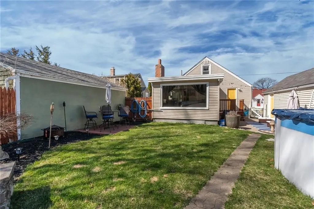 19 Annette Avenue Pawtucket RI 02861