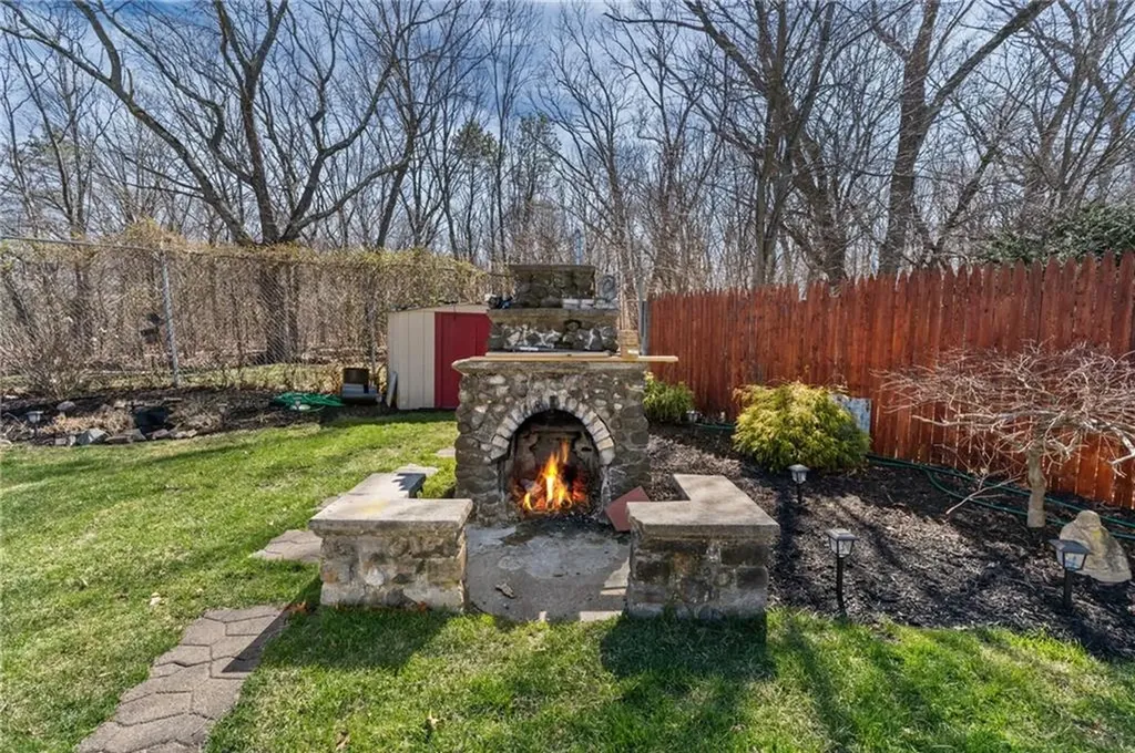 19 Annette Avenue Pawtucket RI 02861