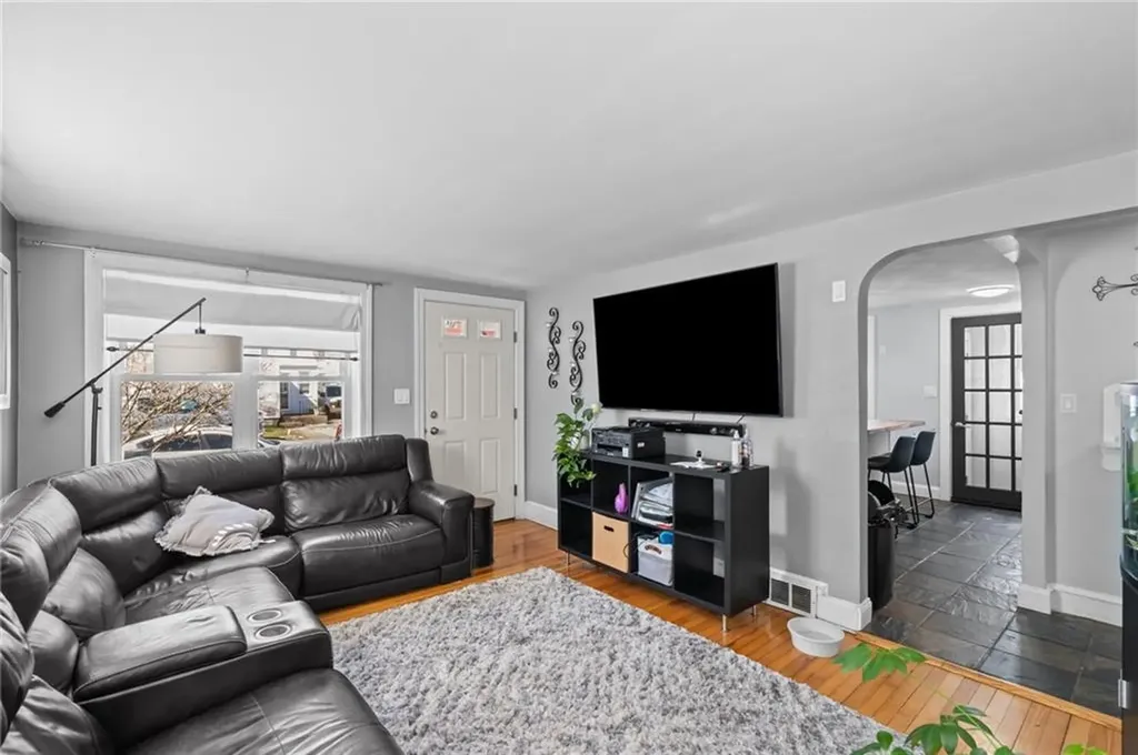 19 Annette Avenue Pawtucket RI 02861