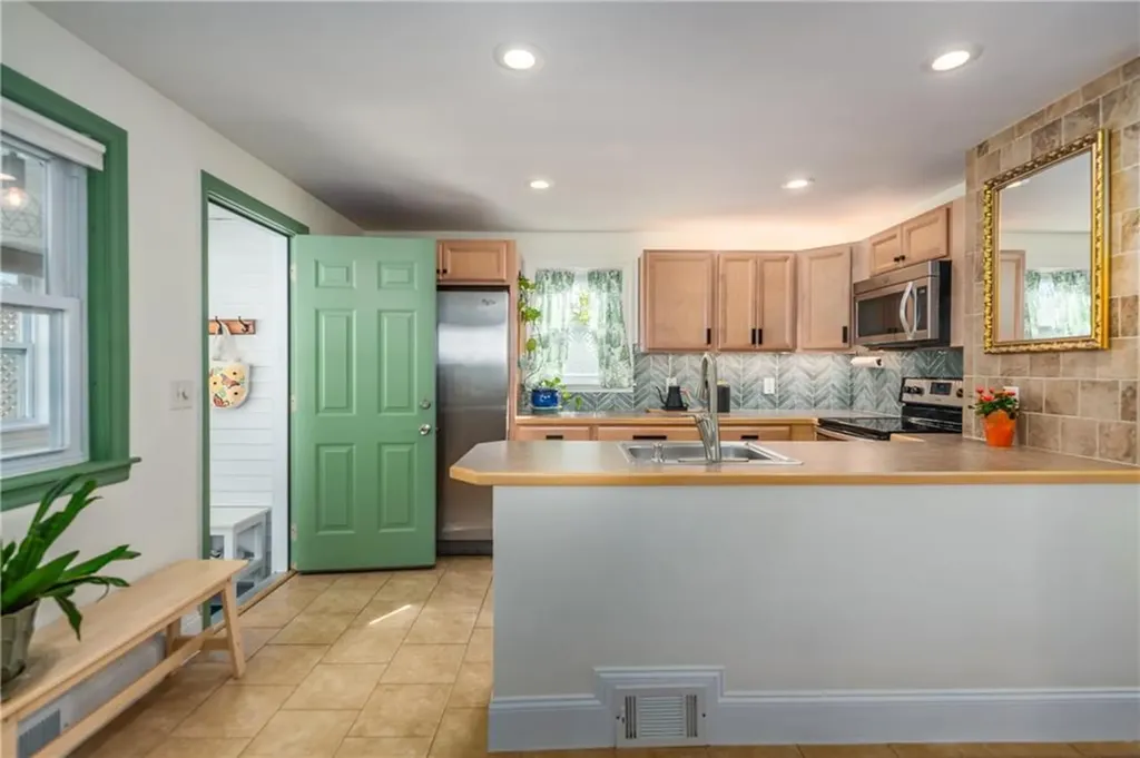 99 Dryden Boulevard Warwick RI 02888
