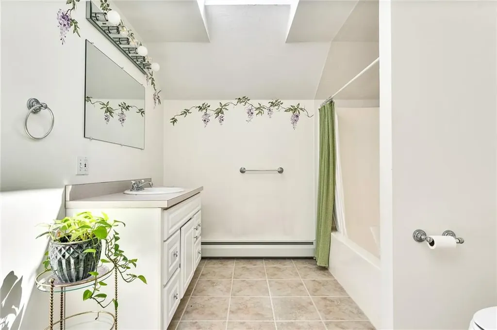110 Houston Avenue Narragansett RI 02882