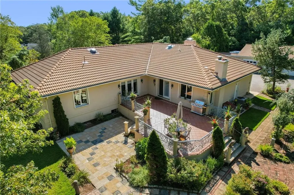 22 Brook View Drive Scituate RI 02831