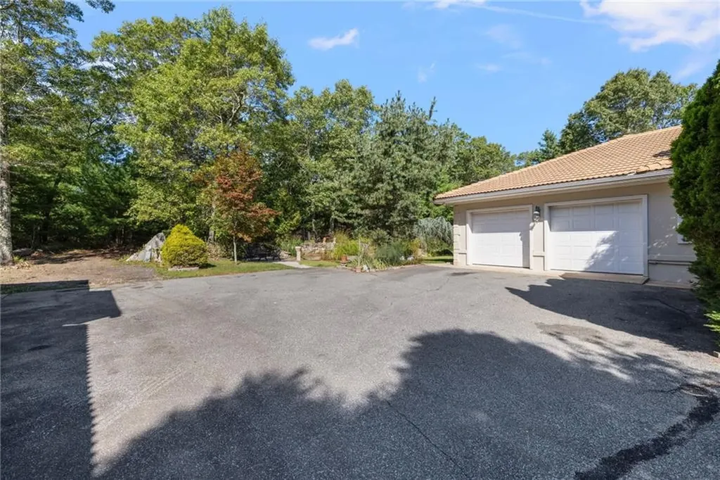 22 Brook View Drive Scituate RI 02831