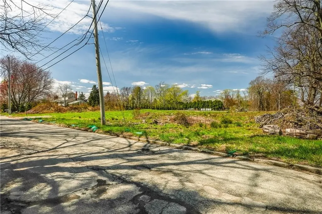 0 Ferry Road Bristol RI 02809