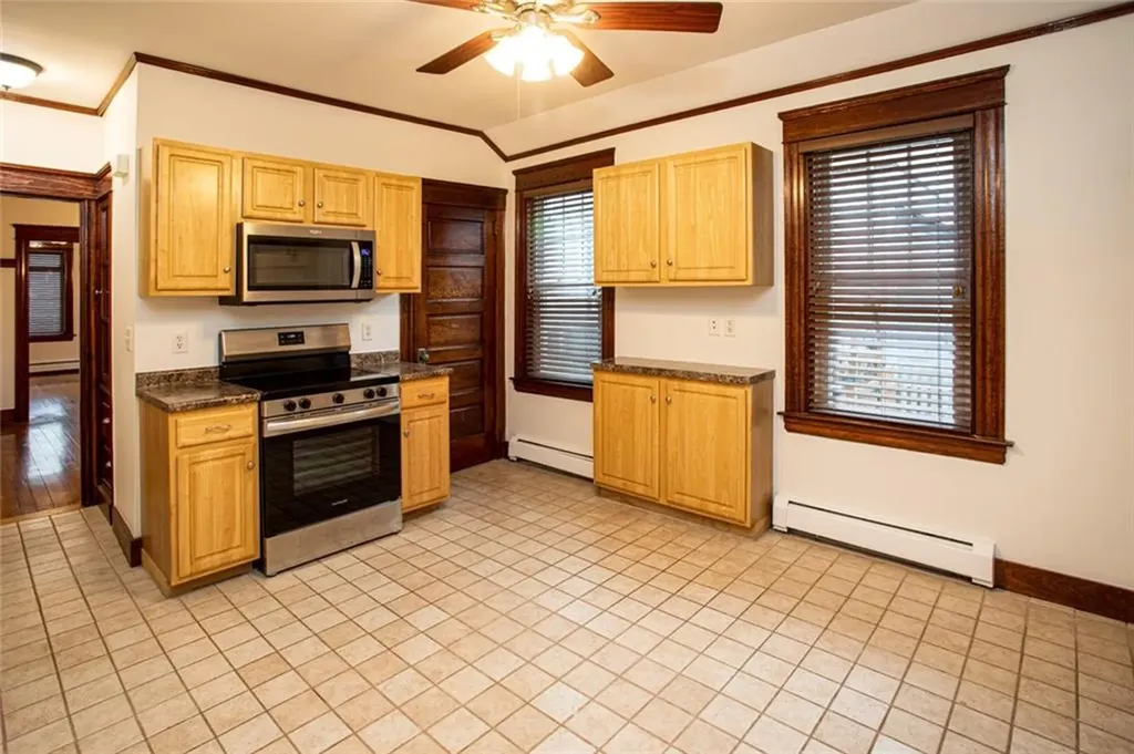6 County Street Newport RI 02840