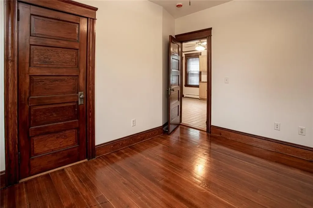 6 County Street Newport RI 02840