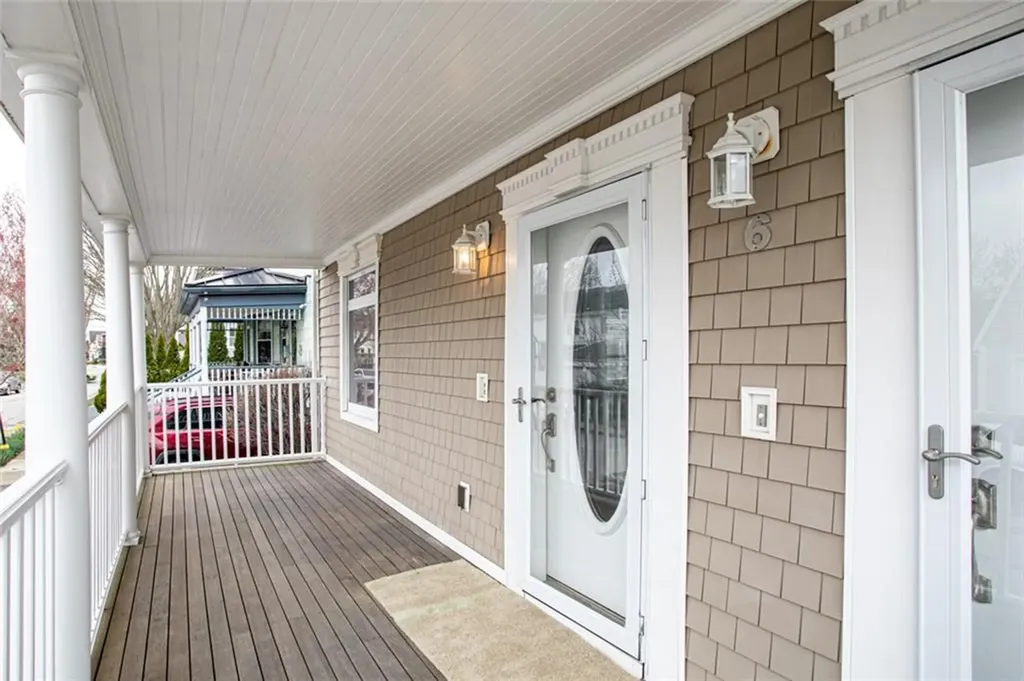 6 County Street Newport RI 02840