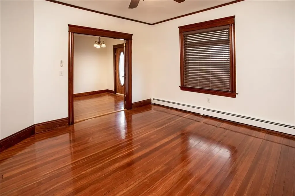 6 County Street Newport RI 02840
