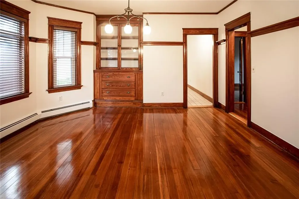 6 County Street Newport RI 02840