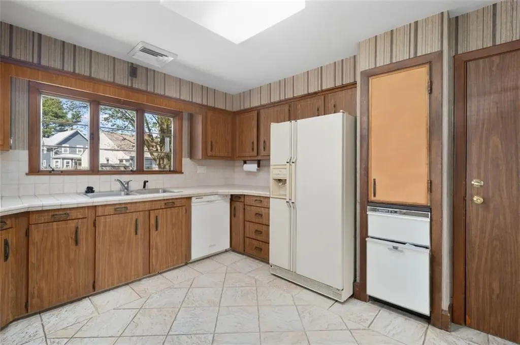 65 Randall Street Cranston RI 02920