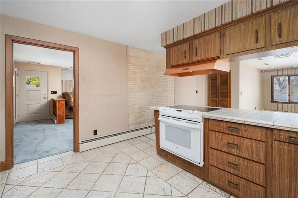 65 Randall Street Cranston RI 02920