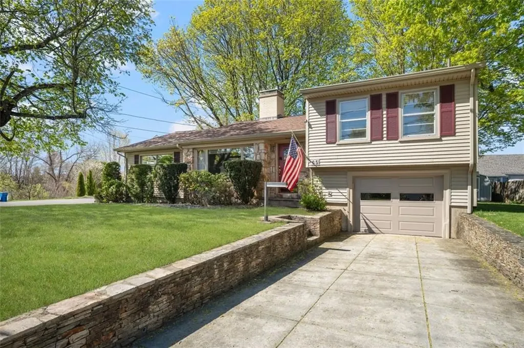 65 Randall Street Cranston RI 02920
