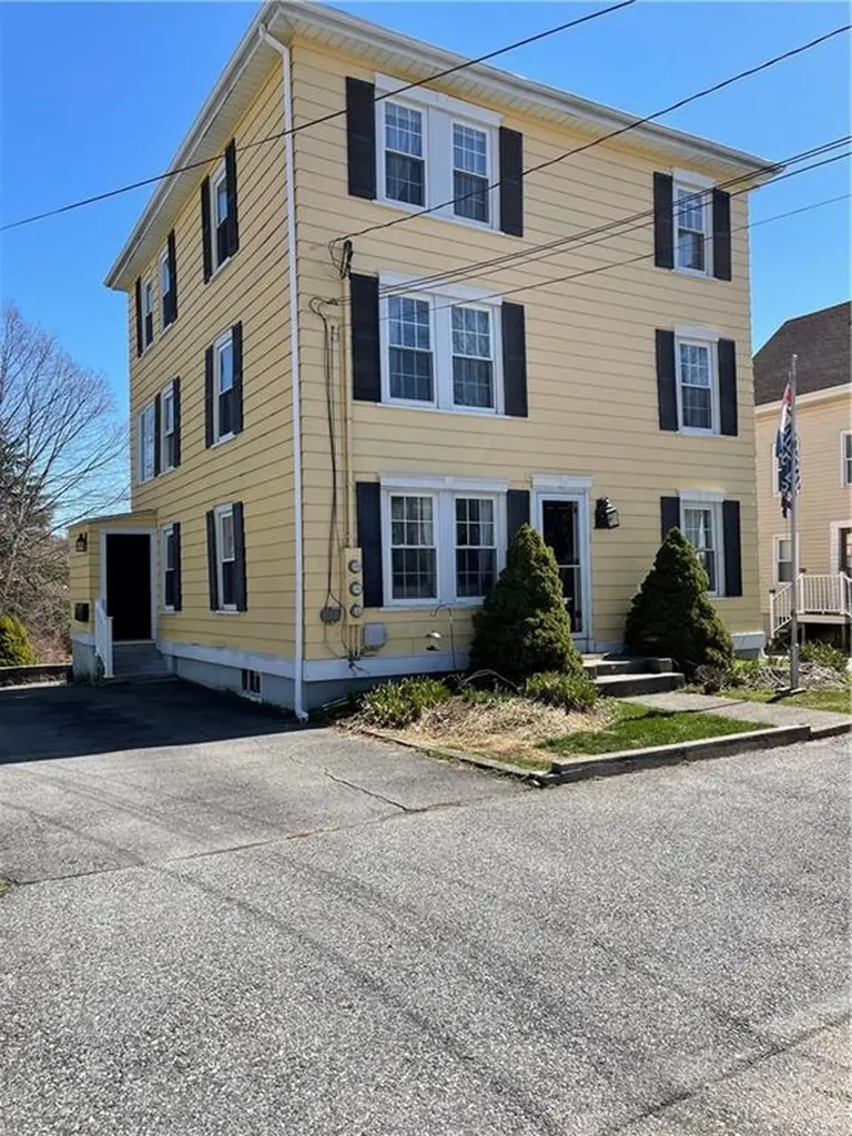 12 Third School Street Bristol RI 02809