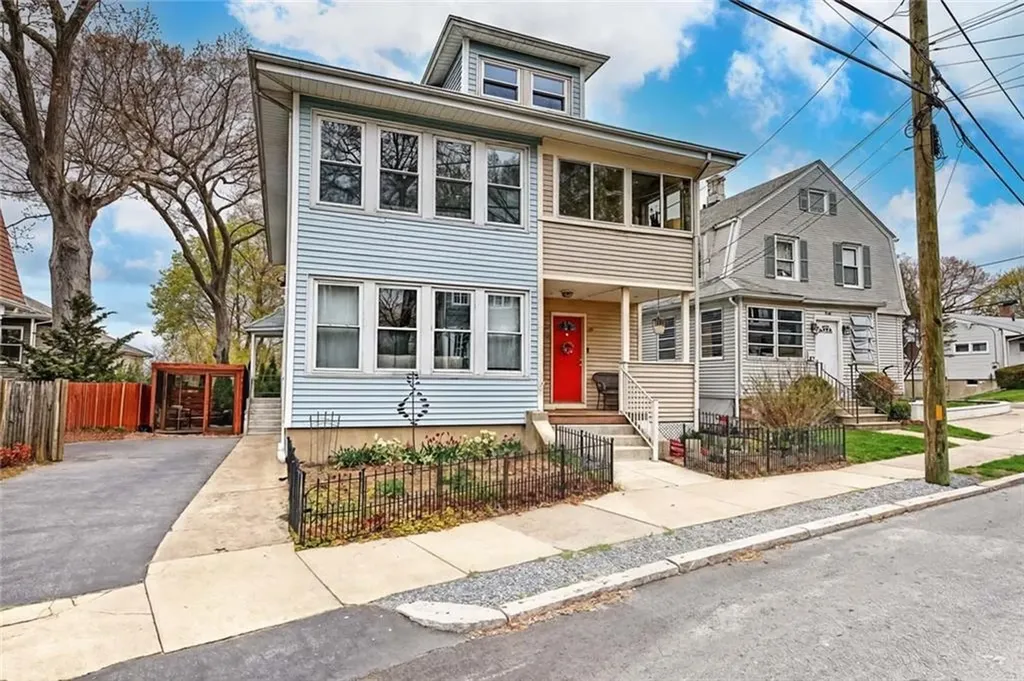 25 27 Blodgett Avenue Pawtucket RI 02860
