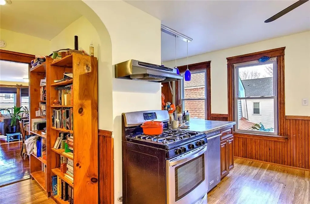 25 27 Blodgett Avenue Pawtucket RI 02860