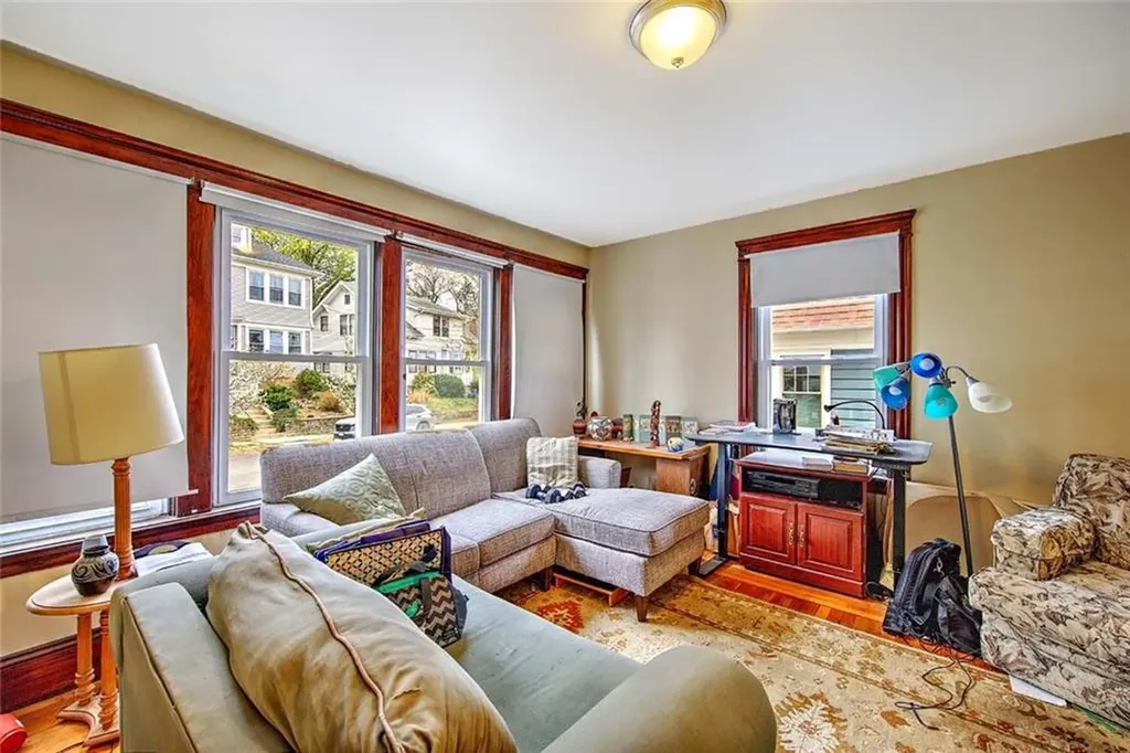 25 27 Blodgett Avenue Pawtucket RI 02860
