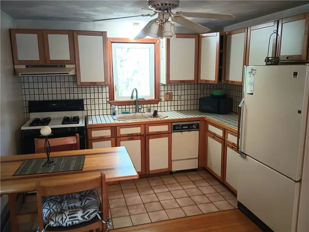 39 Horace Street Providence RI 02909