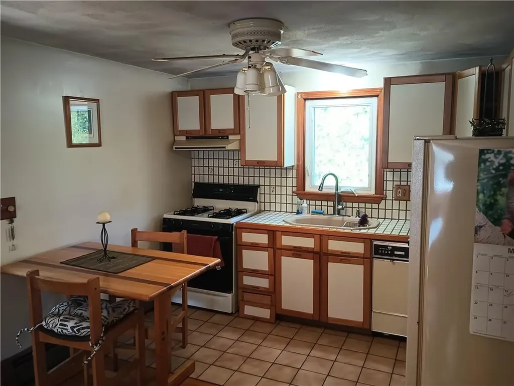 39 Horace Street Providence RI 02909