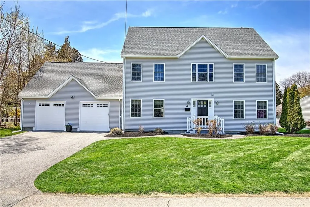 7 Court Avenue Barrington RI 02806