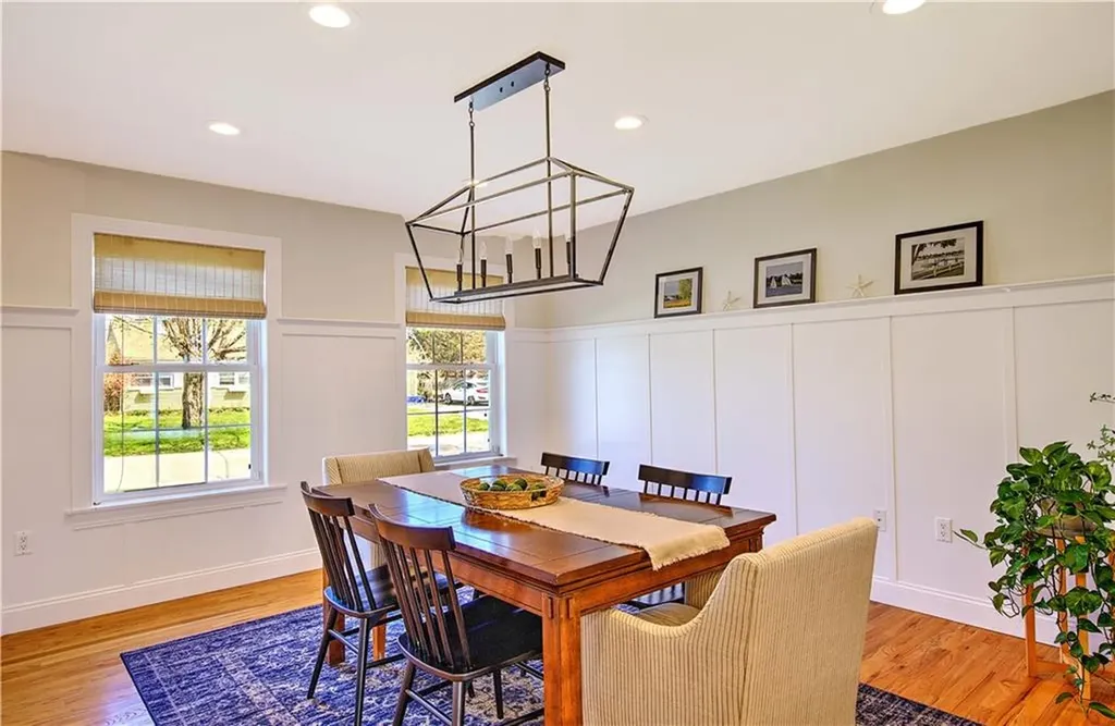 7 Court Avenue Barrington RI 02806