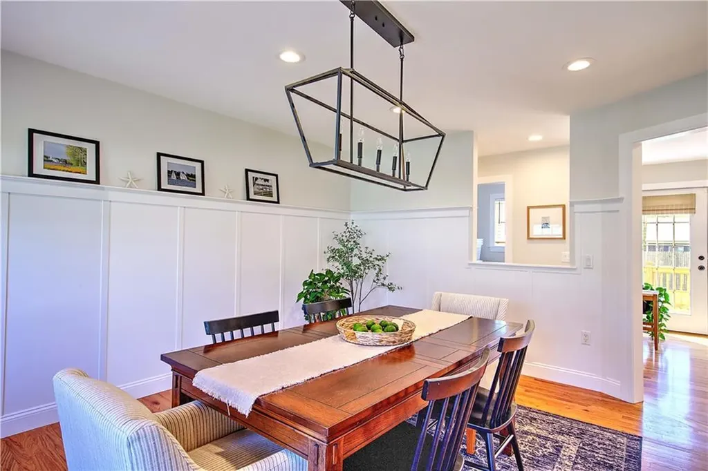 7 Court Avenue Barrington RI 02806