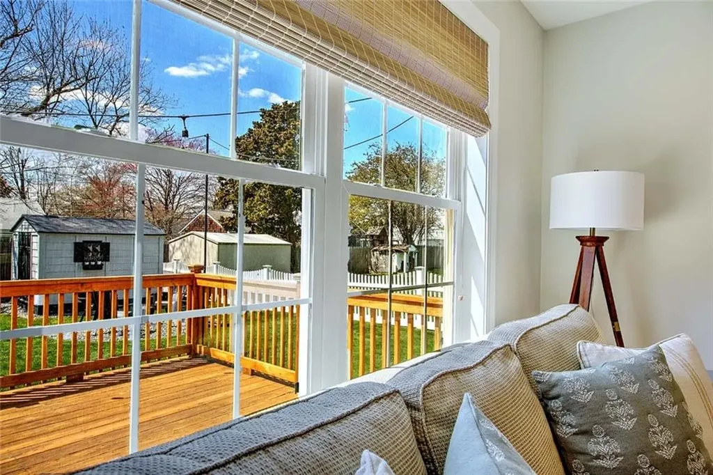 7 Court Avenue Barrington RI 02806