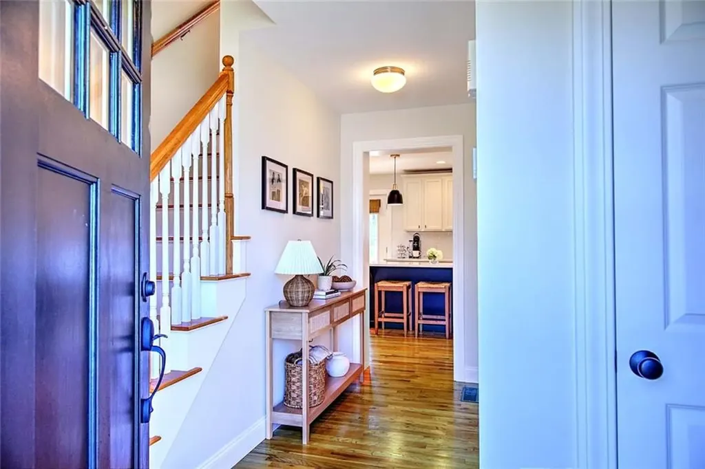 7 Court Avenue Barrington RI 02806