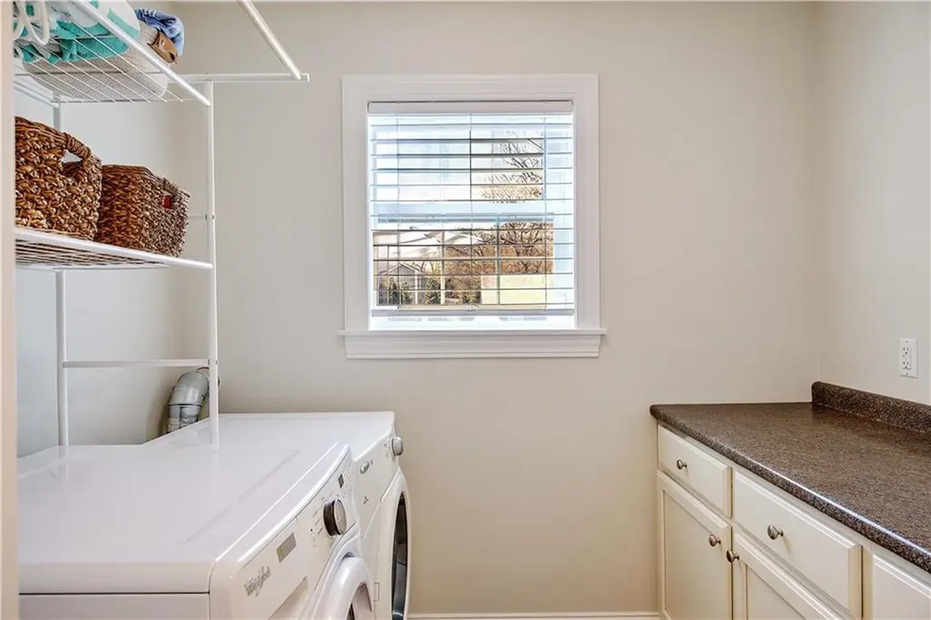 7 Court Avenue Barrington RI 02806