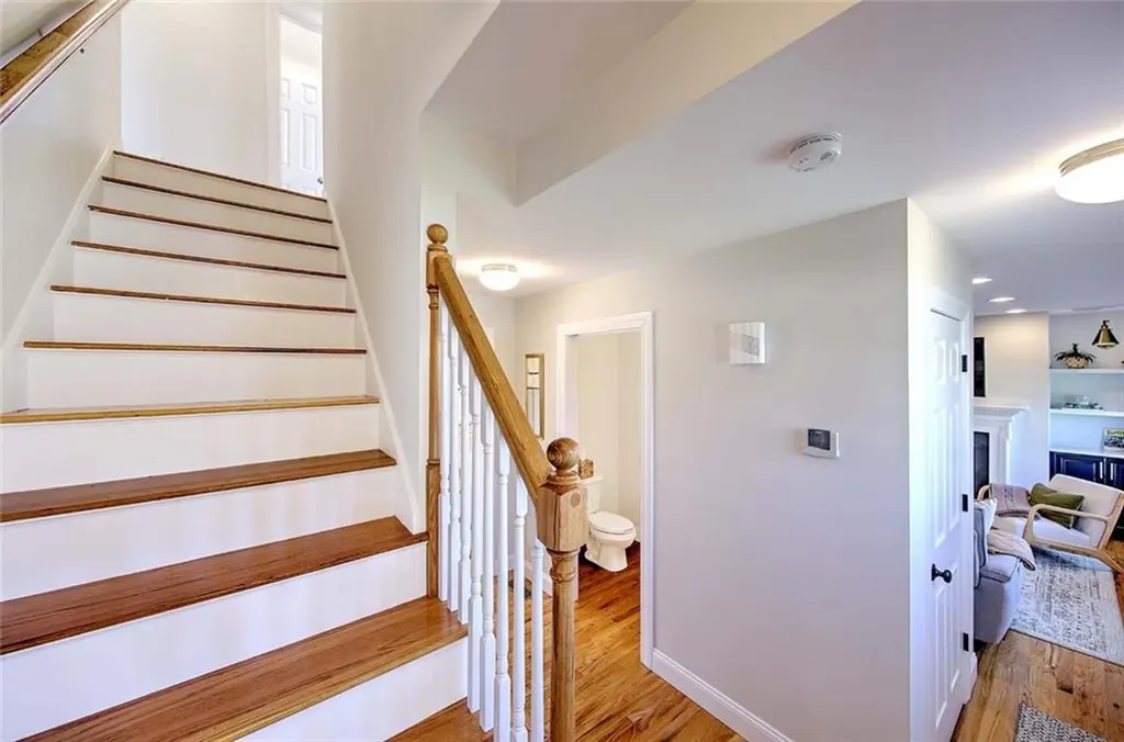 7 Court Avenue Barrington RI 02806