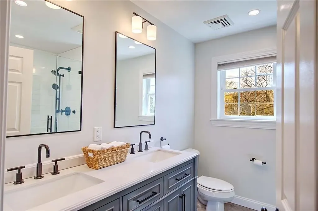 7 Court Avenue Barrington RI 02806