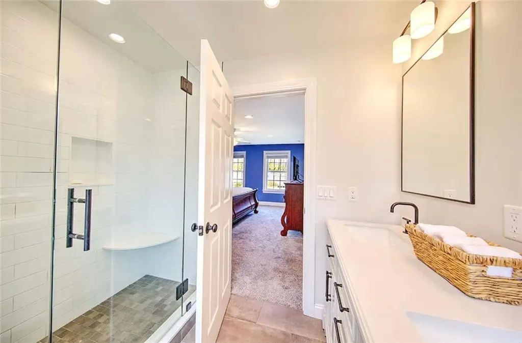 7 Court Avenue Barrington RI 02806