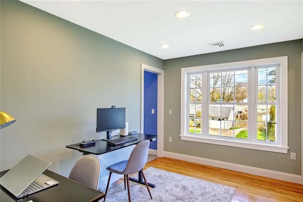 7 Court Avenue Barrington RI 02806