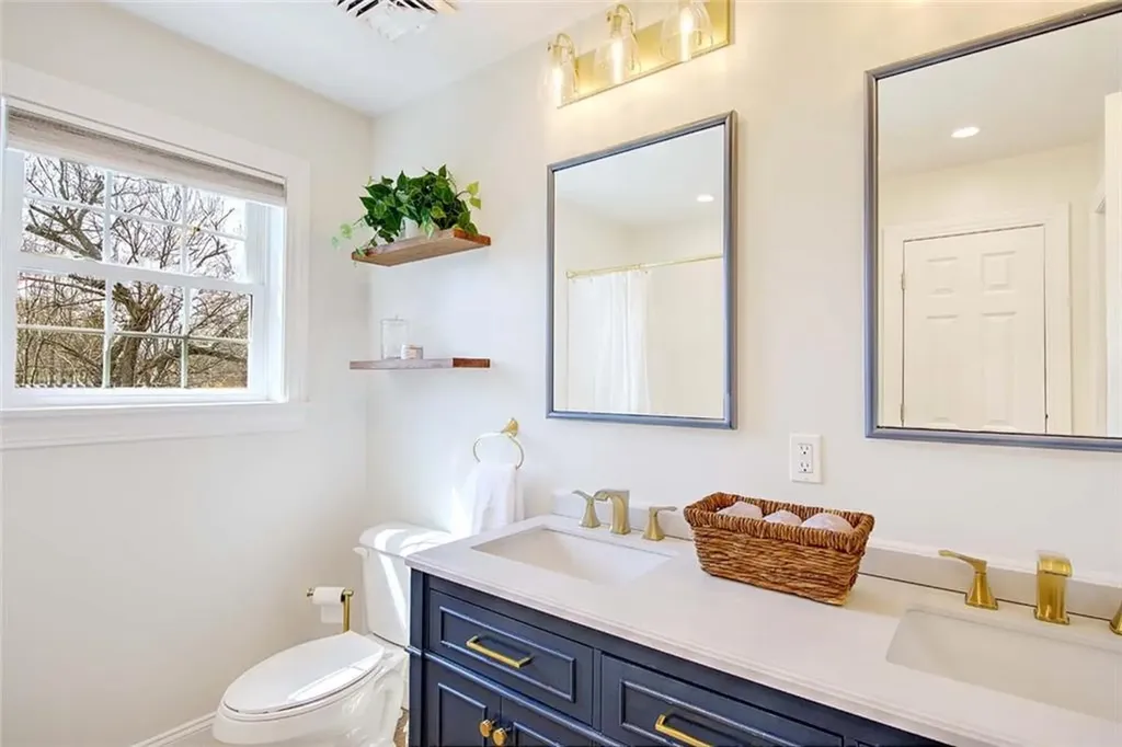 7 Court Avenue Barrington RI 02806