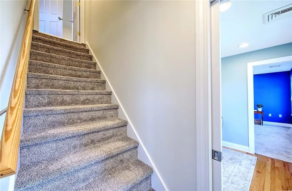 7 Court Avenue Barrington RI 02806