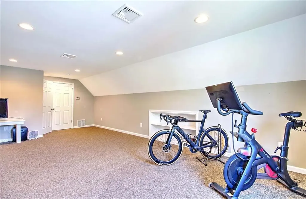 7 Court Avenue Barrington RI 02806