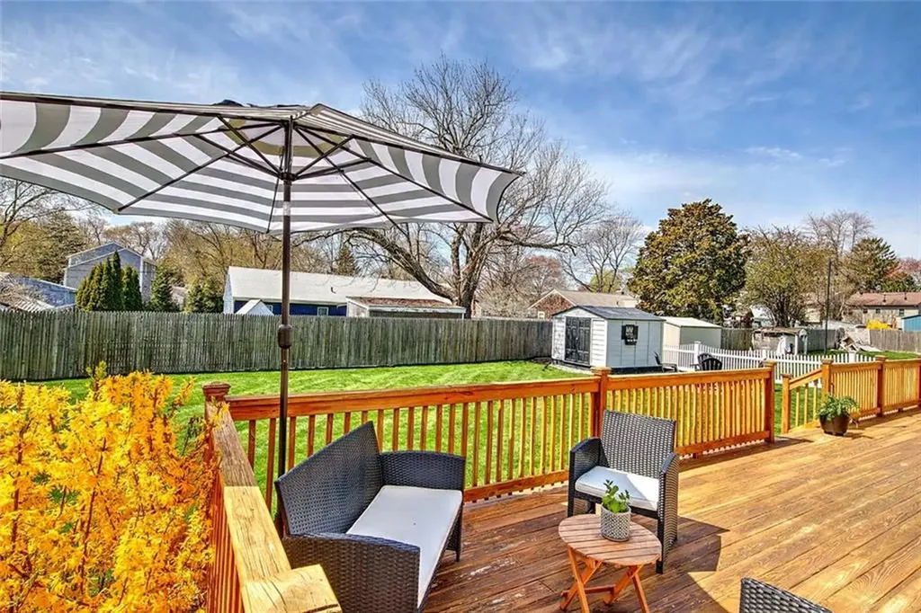 7 Court Avenue Barrington RI 02806