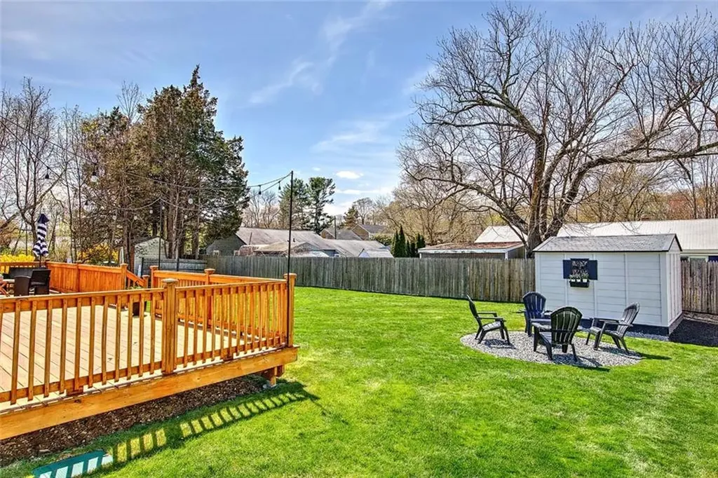 7 Court Avenue Barrington RI 02806