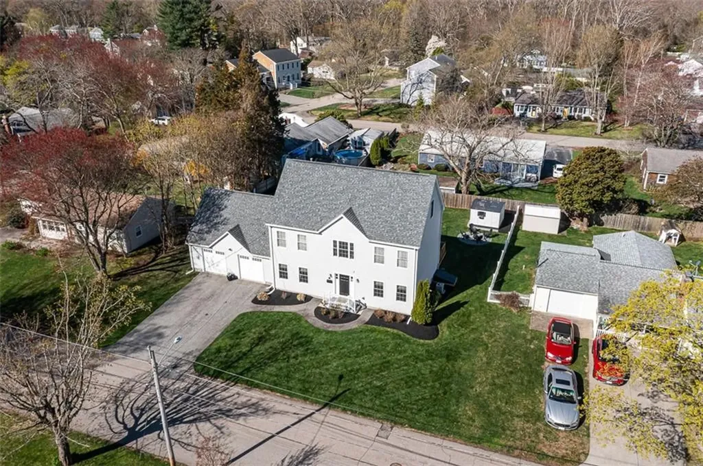 7 Court Avenue Barrington RI 02806