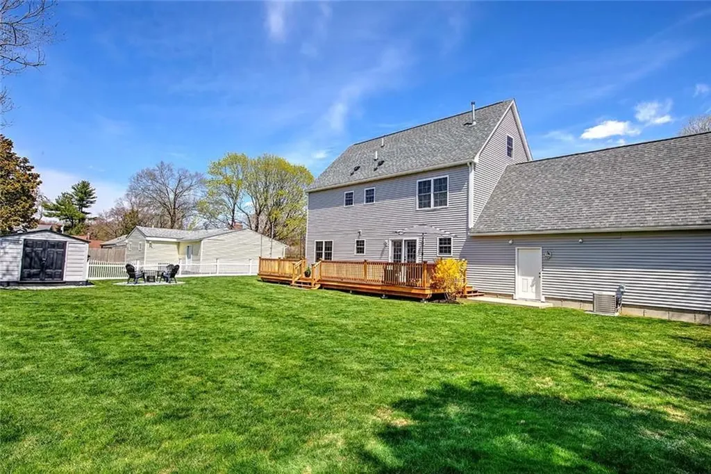 7 Court Avenue Barrington RI 02806